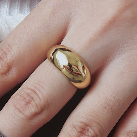 Jewelry - NEW 18K Gold Plated Wide Curve Ring